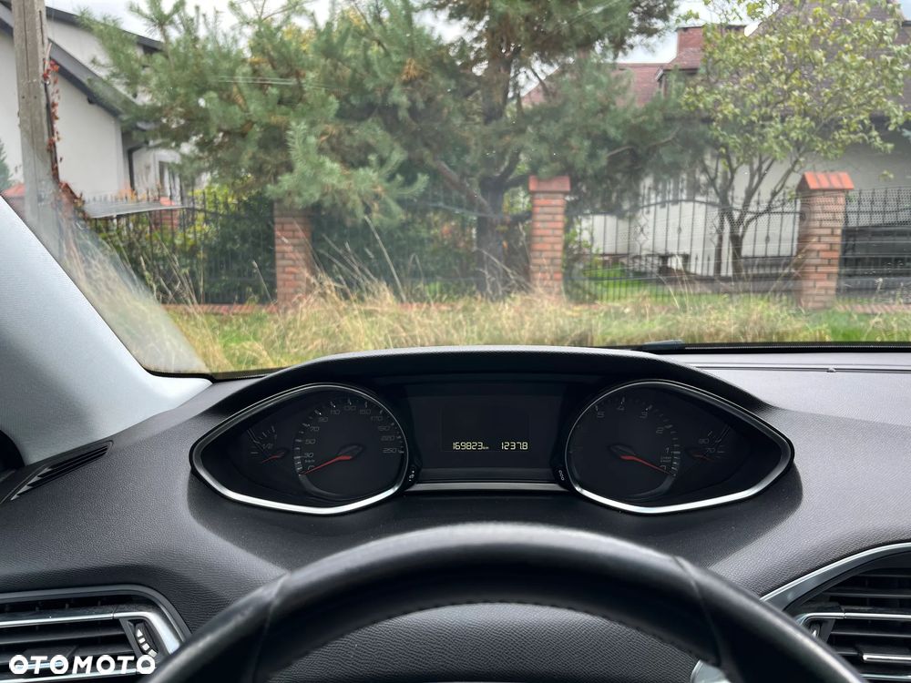 Peugeot 308 SW 1.2 PureTech Active S&S - 9