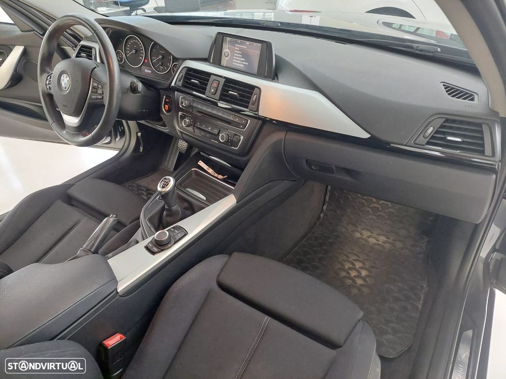 BMW 320 d Line Sport - 9