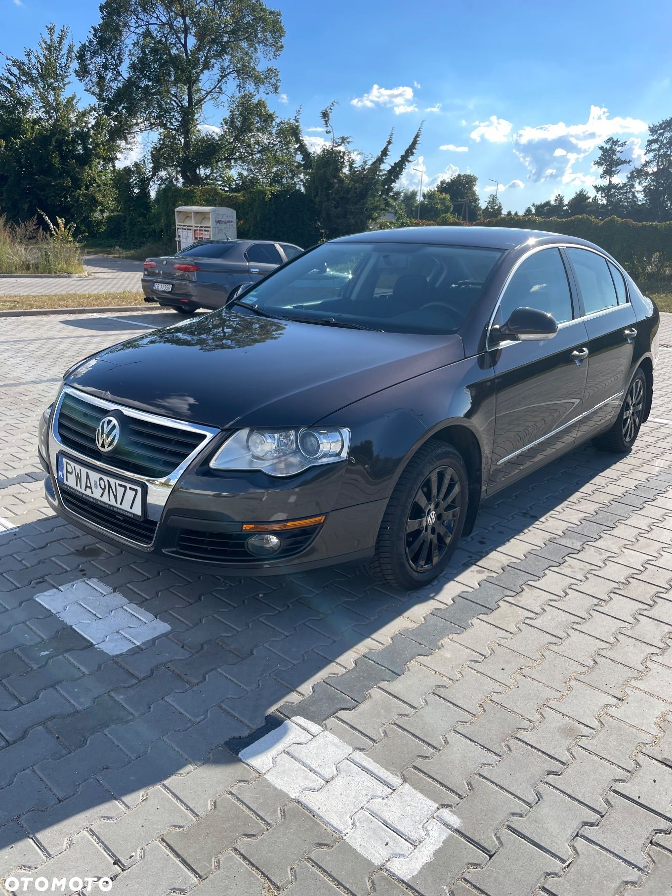 Volkswagen Passat - 1