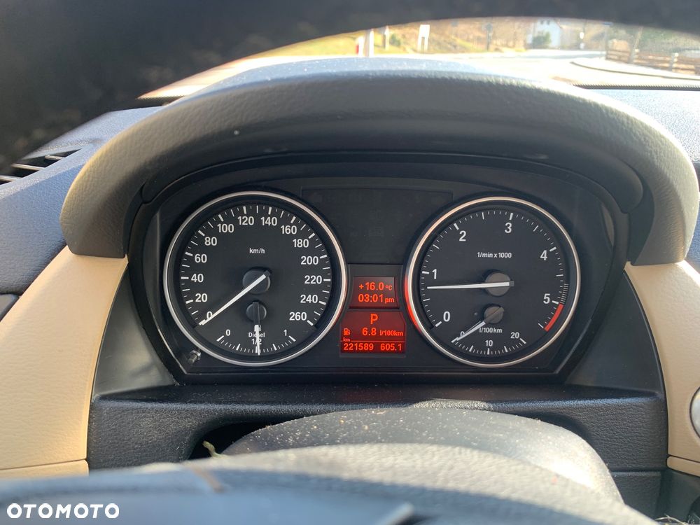 BMW X1 xDrive20d - 10