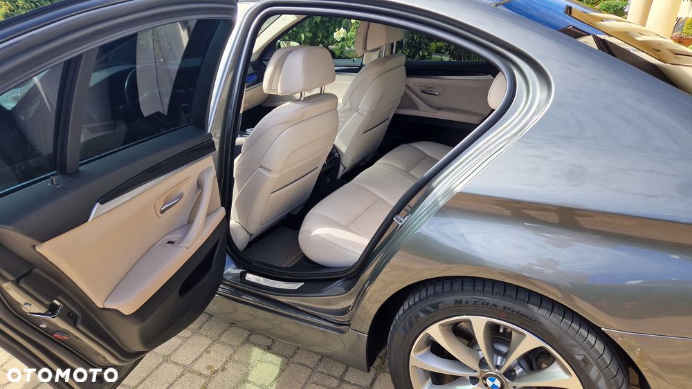 BMW Seria 5 530d xDrive Luxury Line - 12