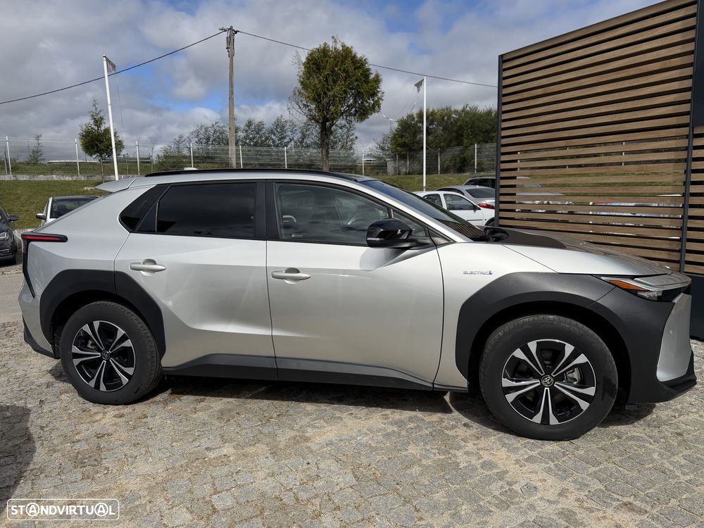 Toyota bZ4X 71,4 kWh Premium - 25