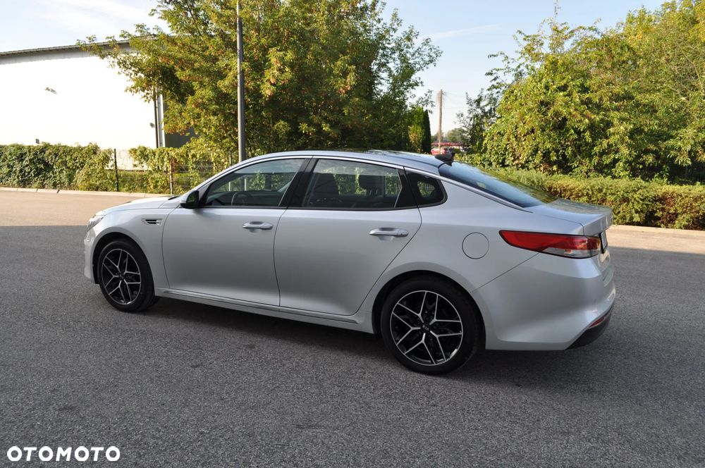 Kia Optima - 11