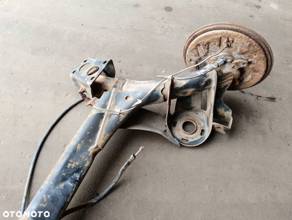 BELKA OŚ ZAWIESZENIA TYŁ BĘBNY Z ABS SKODA OCTAVIA I HB 5D - 3