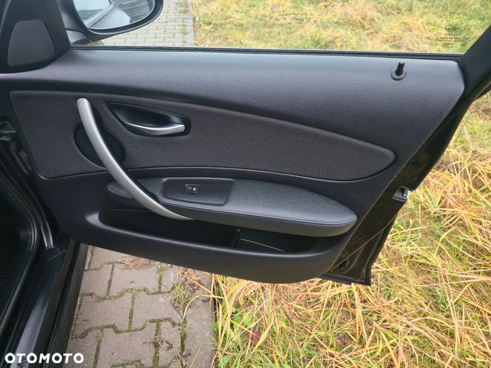 BMW Seria 1 118i Edition Sport - 27