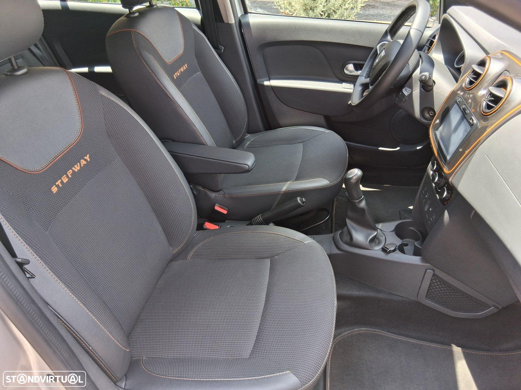Dacia Logan MCV 1.5 dCi Stepway - 31