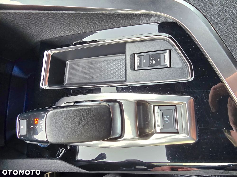 Peugeot 3008 1.6 PureTech Hybrid PHEV GT Pack S&S EAT8 - 30