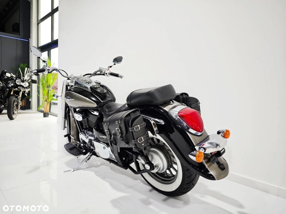 Suzuki Intruder - 15