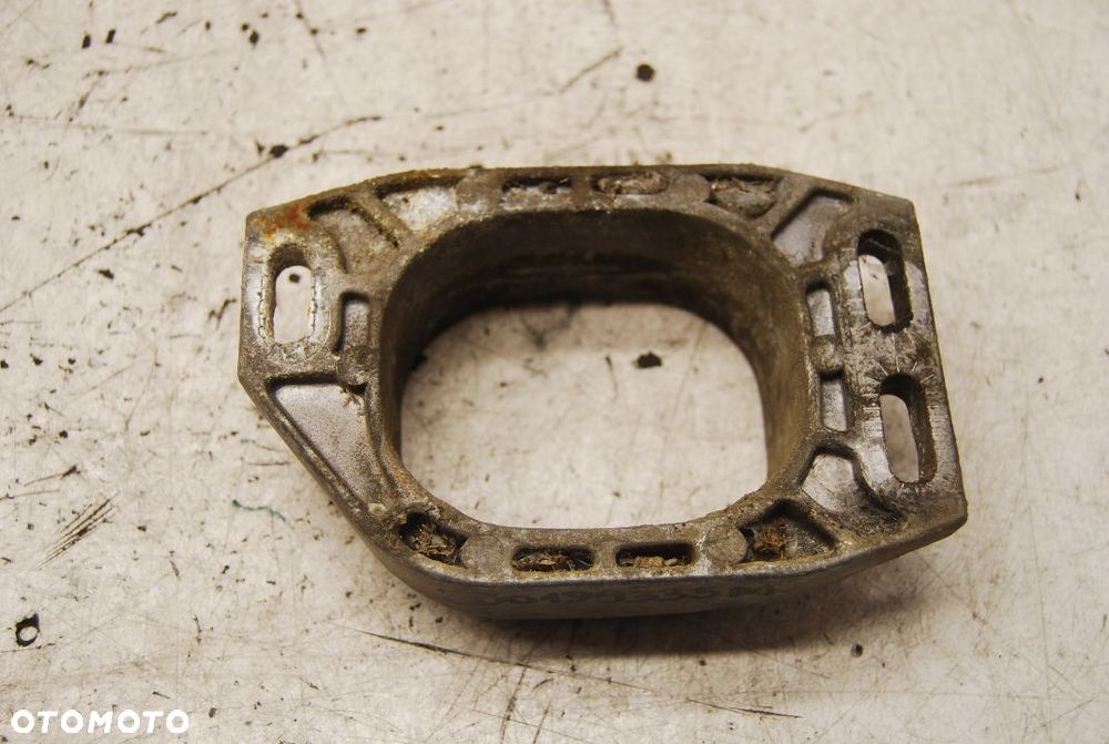 ŁAPA WSPORNIK SILNIKA 8D0199335M VW PASSAT B5 1.8 AUDI SEAT - 2