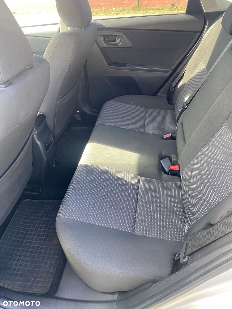 Toyota Auris 2.0 D-4D Prestige - 11