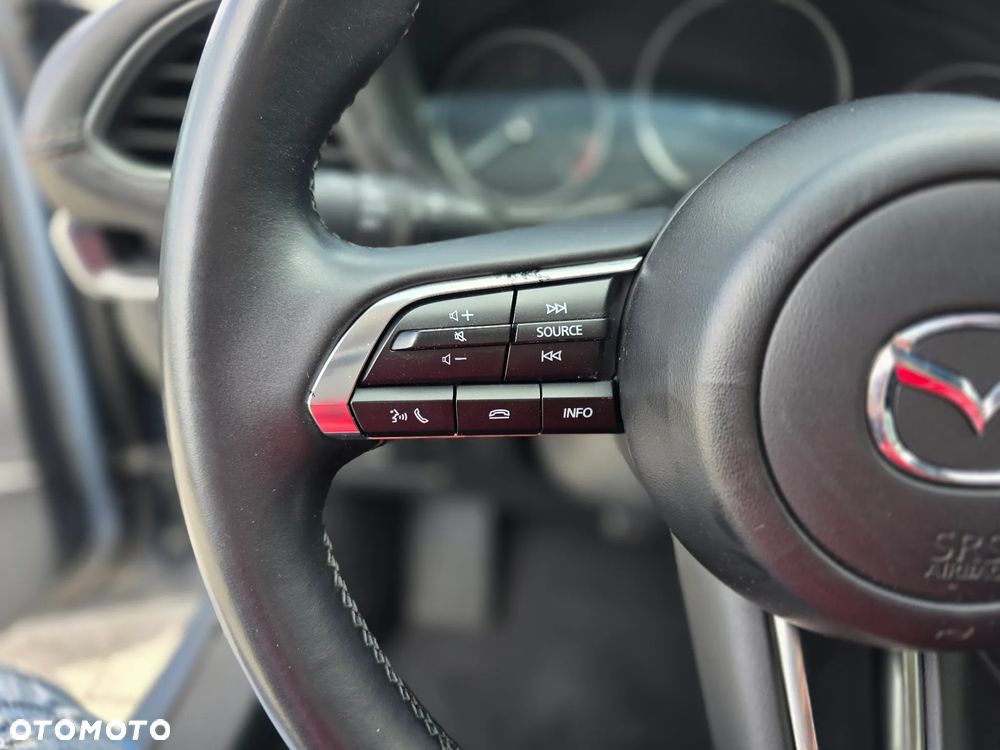 Mazda 3 2.0 mHEV Hikari - 23