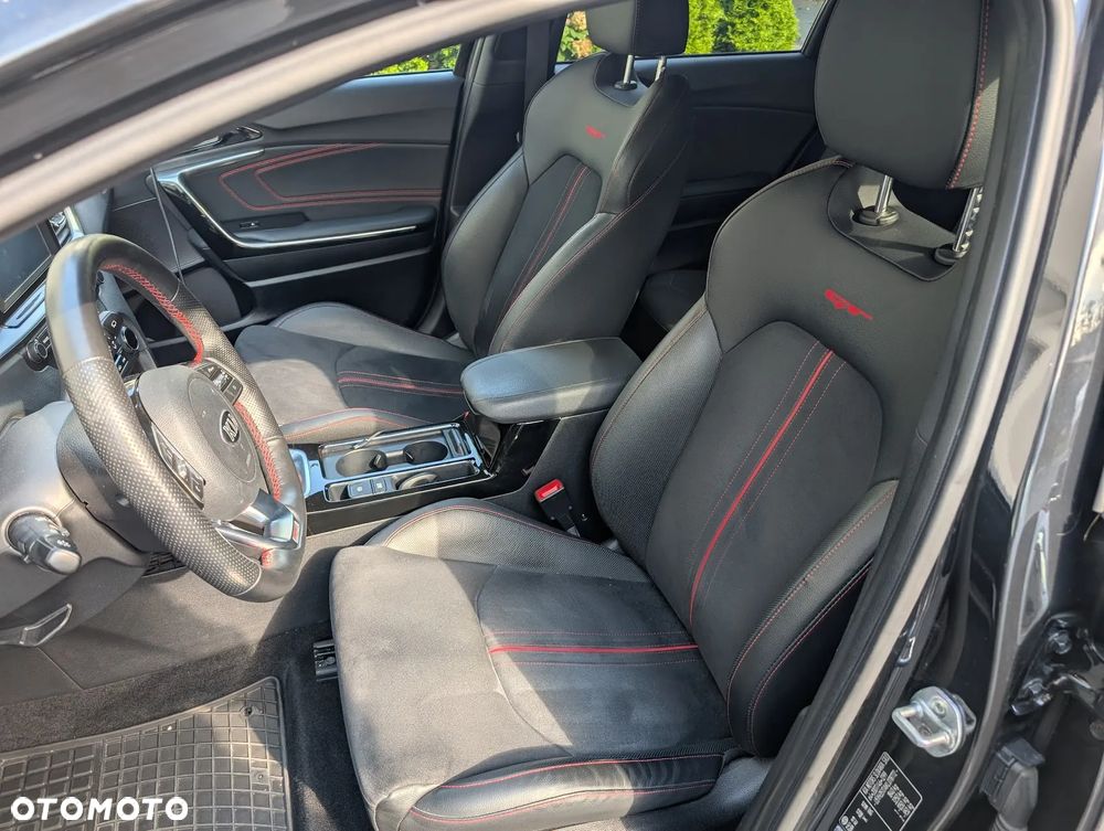 Kia Ceed 1.6 T-GDI GT - 17