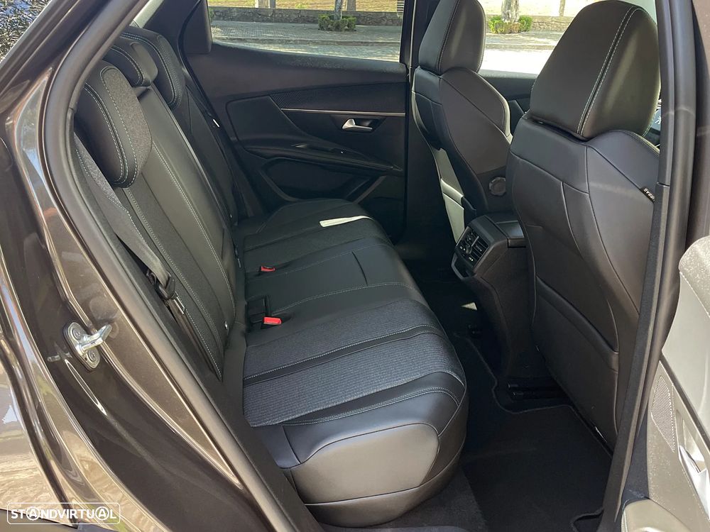 Peugeot 3008 1.6 Hybrid Allure Pack e-EAT8 - 22