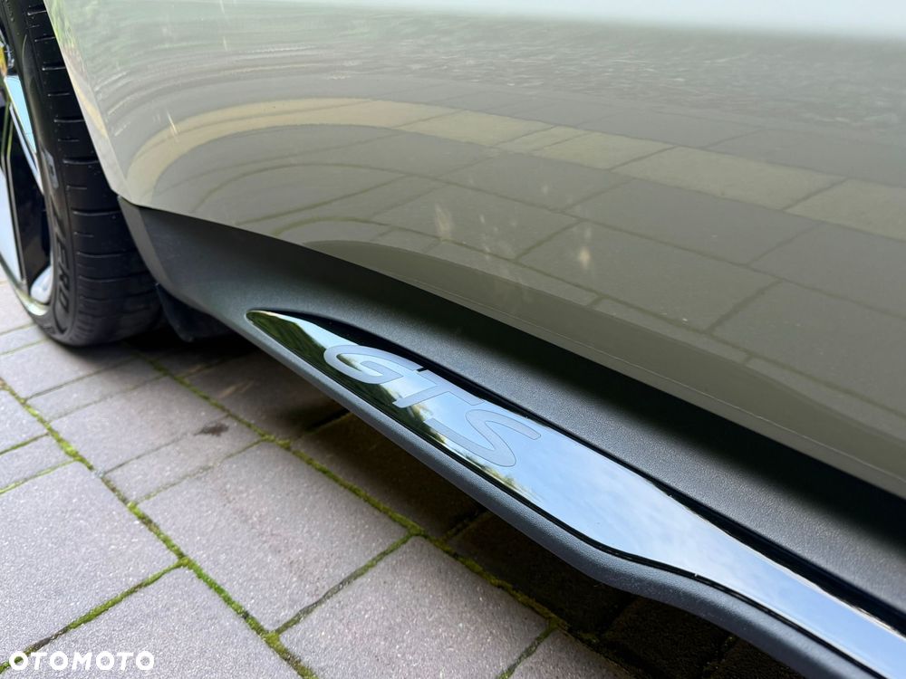 Porsche Taycan - 23