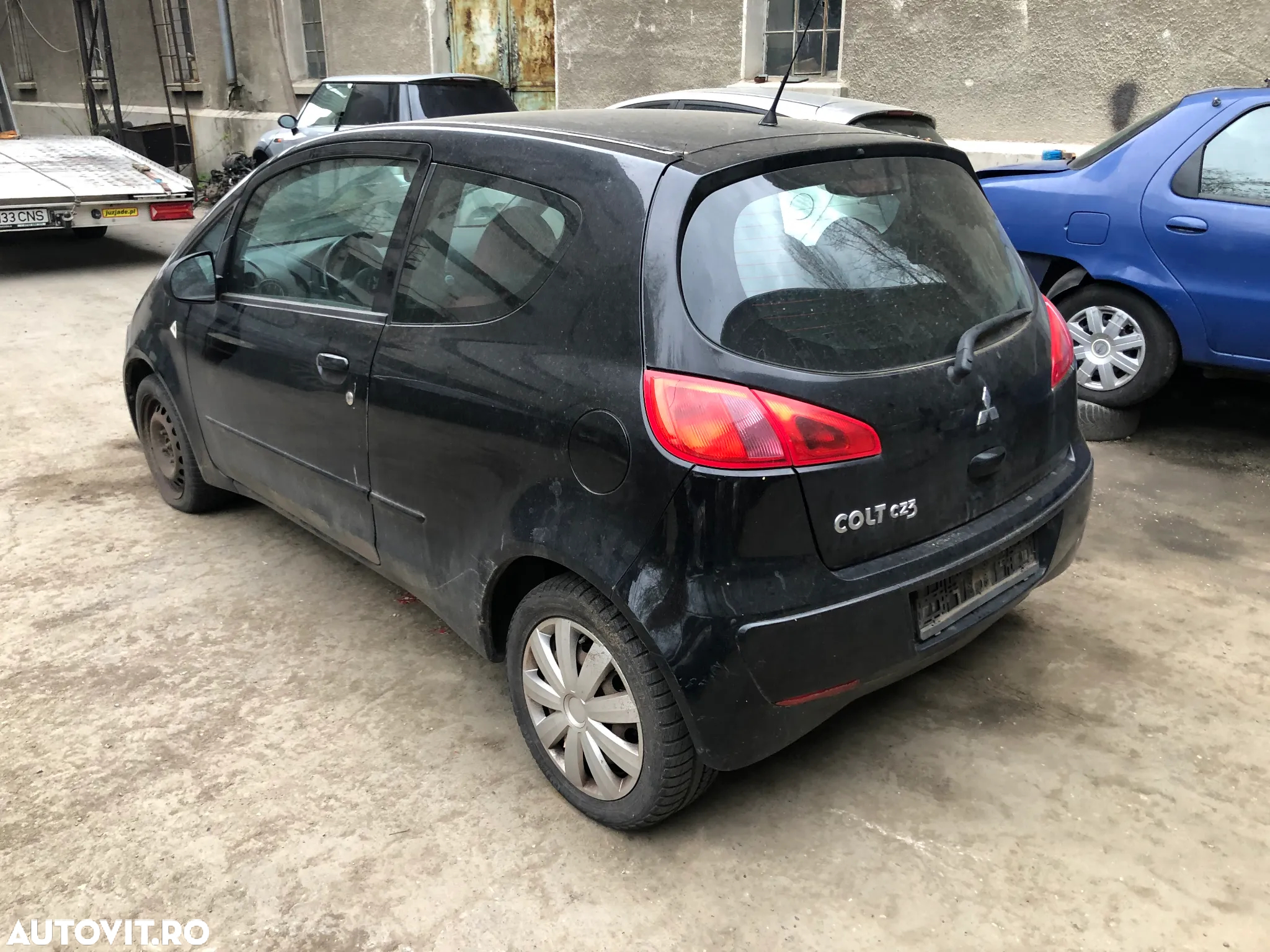 Dezmembrez Mitsubishi Colt CZ3 negru benzina 1.3 automat 2005 - 3