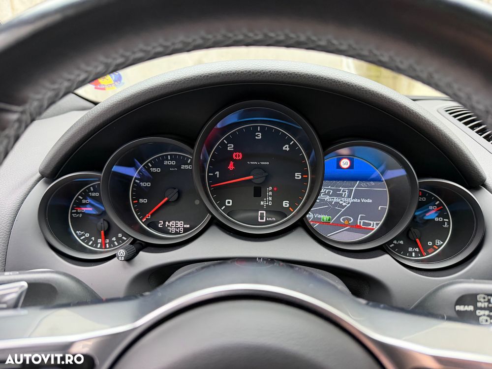 Porsche Cayenne Diesel Platinum Edition - 26