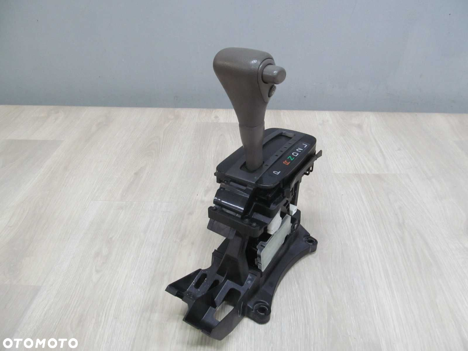 TOYOTA CAMRY VI 01-06 LEWAREK WYBIERAK AUTOMAT - 3