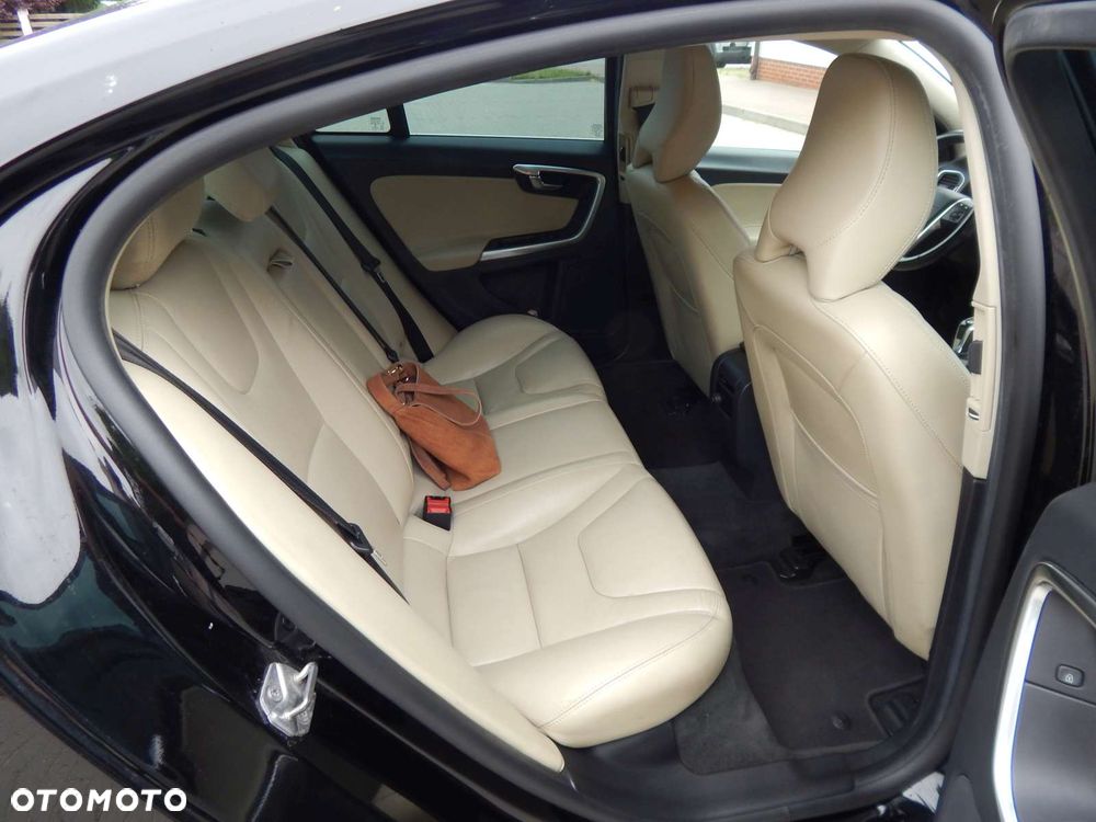 Volvo S60 D4 Drive-E Momentum - 12