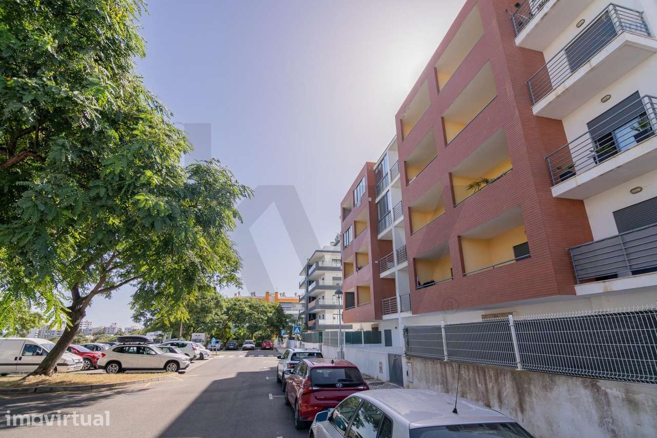Um fantástico apartamento t2 de rés do chão, com terraço e logradouro - Grande imagem: 4/48