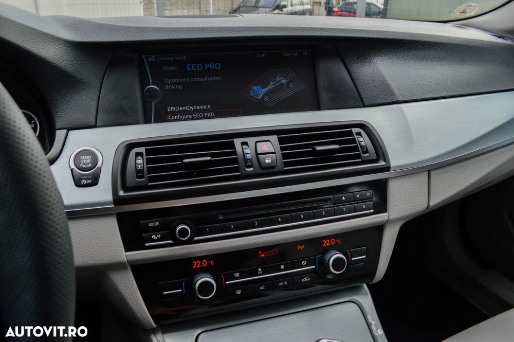 BMW Seria 5 525d xDrive - 12