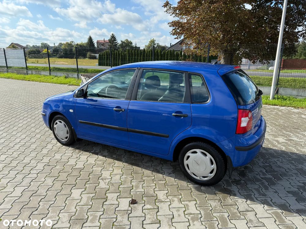 Volkswagen Polo 1.4 16V Basis - 3