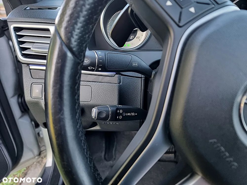 Mercedes-Benz Klasa E - 23