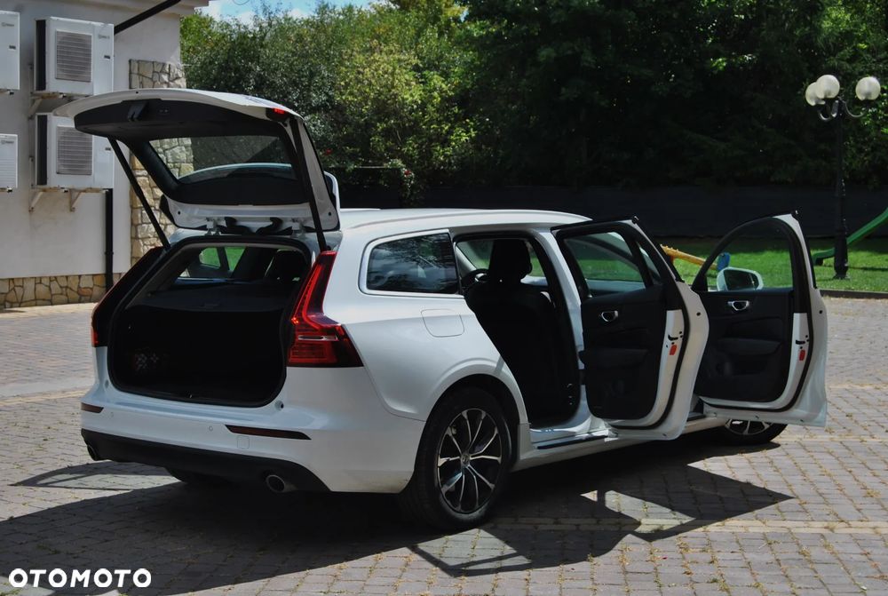 Volvo V60 B4 D Momentum - 23