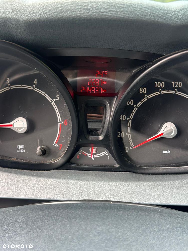 Ford Fiesta - 5