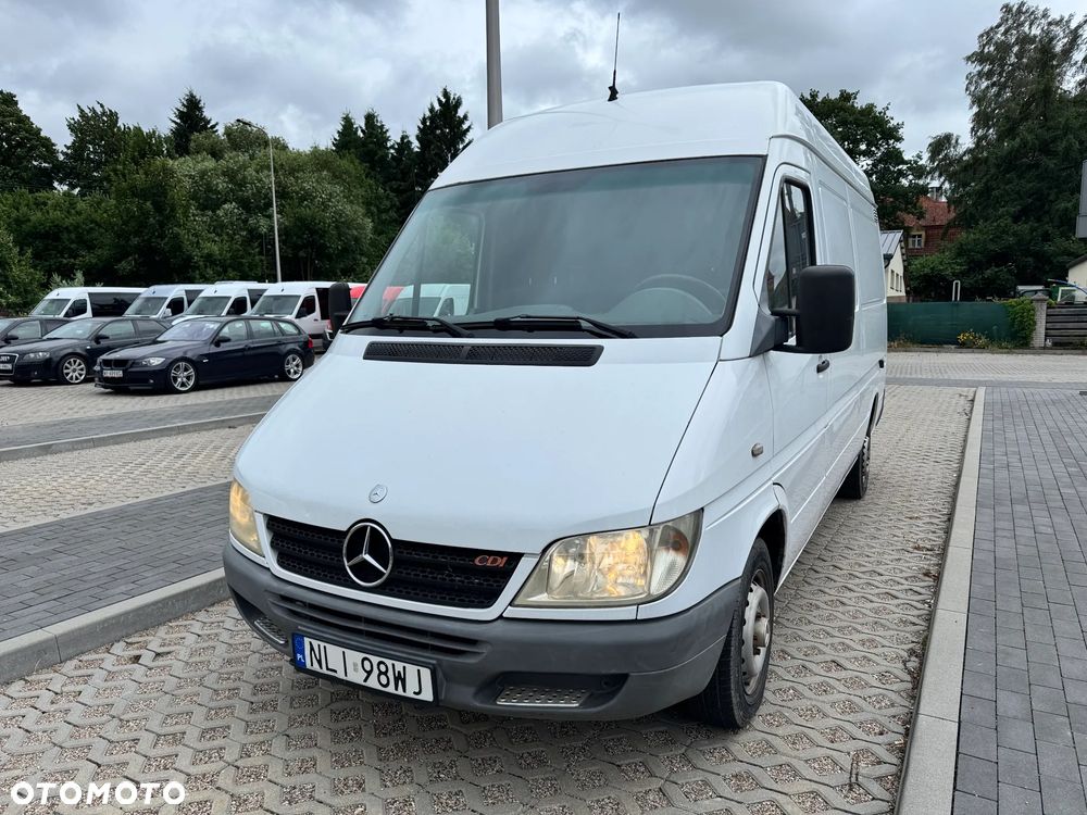 Mercedes-Benz Sprinter - 1