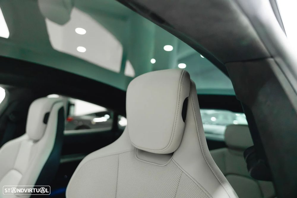 Porsche Taycan Turbo - 25