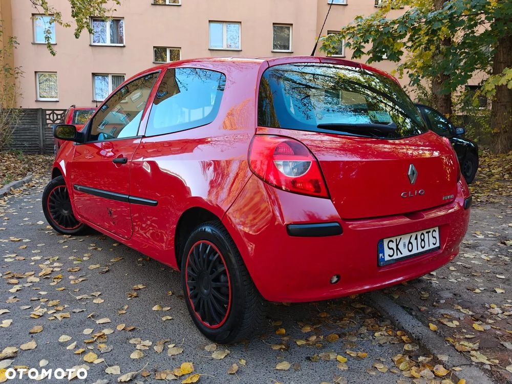 Renault Clio 2006 photo 3
