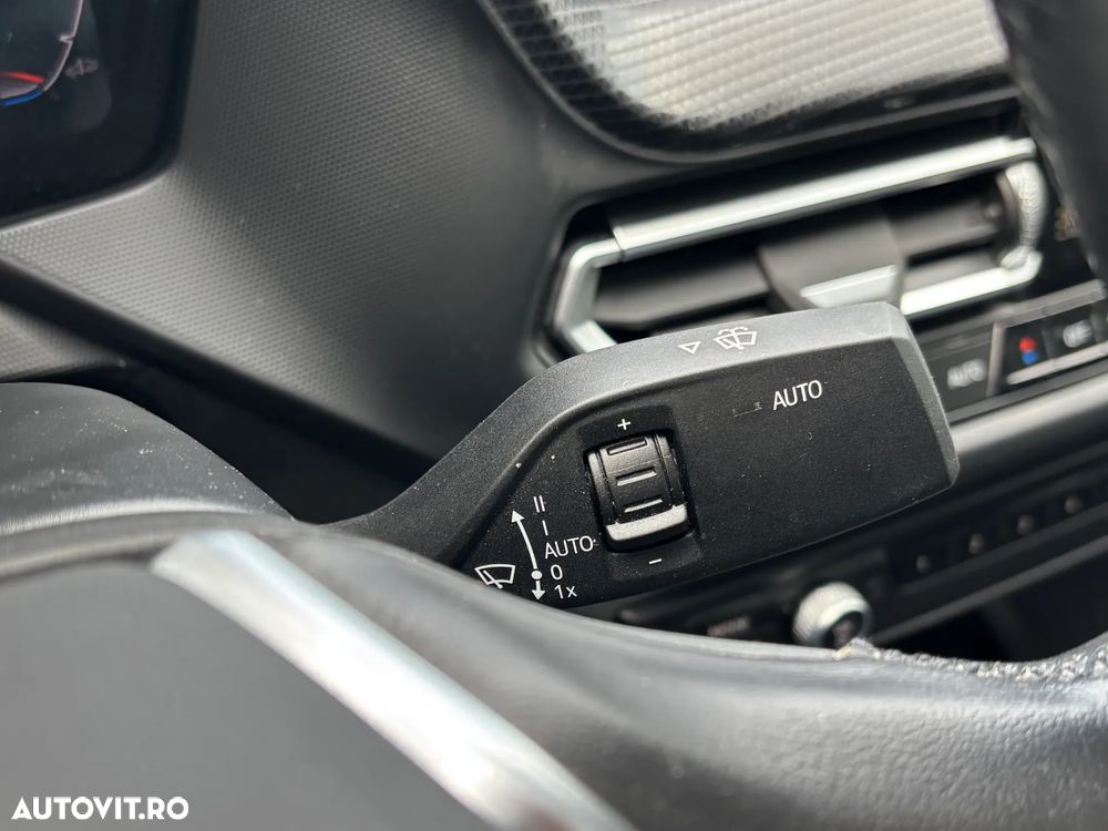 BMW Seria 2 218i Aut. - 29