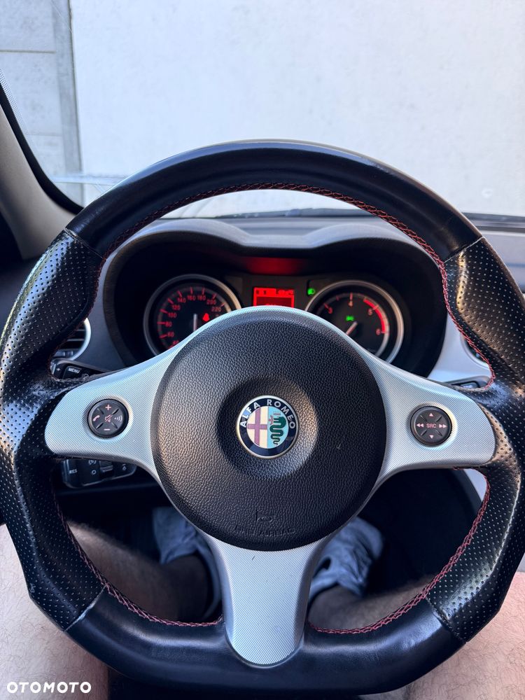 Alfa Romeo 159 1.9 JTDM 8V DPF - 5