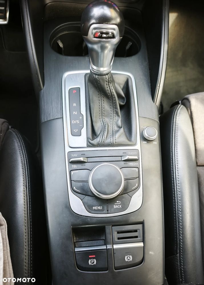 Audi A3 Sportback 2.0 TDI (clean diesel) quattro S tronic Ambiente - 32