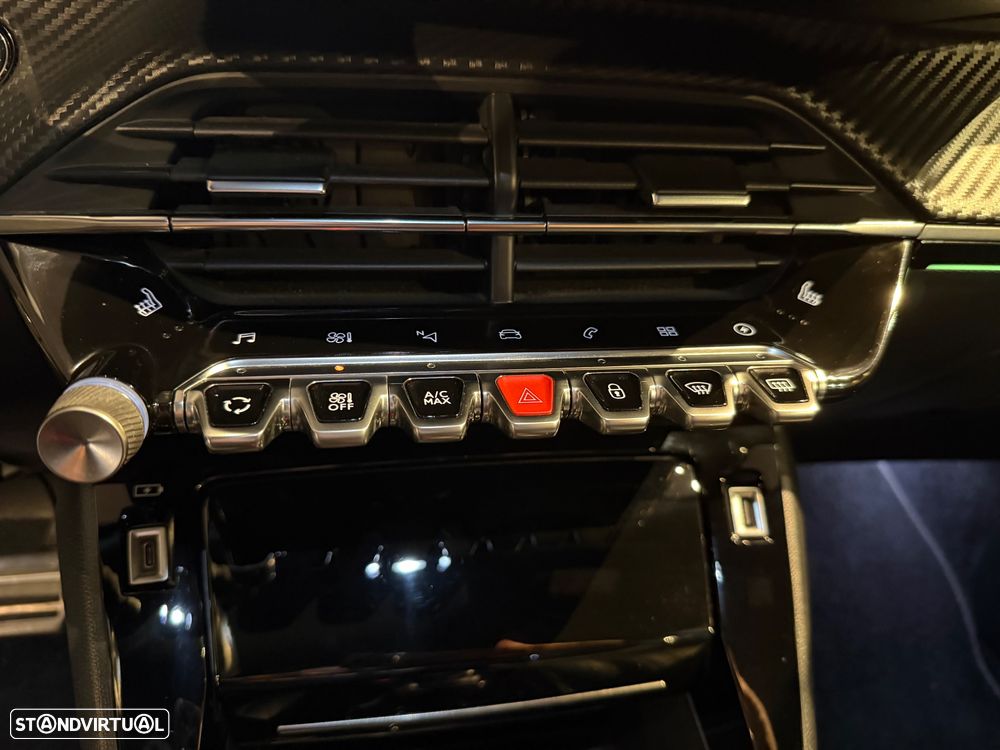 Peugeot e-2008 GT Pack - 41