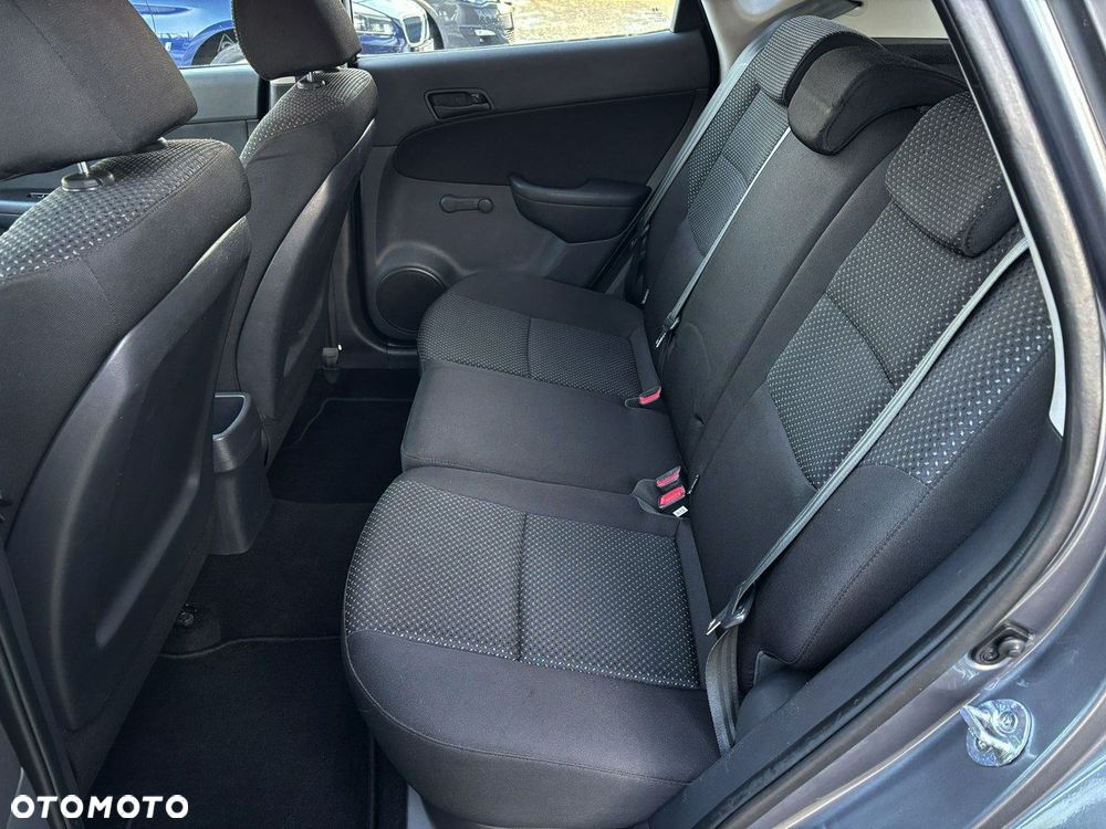 Hyundai i30 1.4 Comfort EU5 - 22