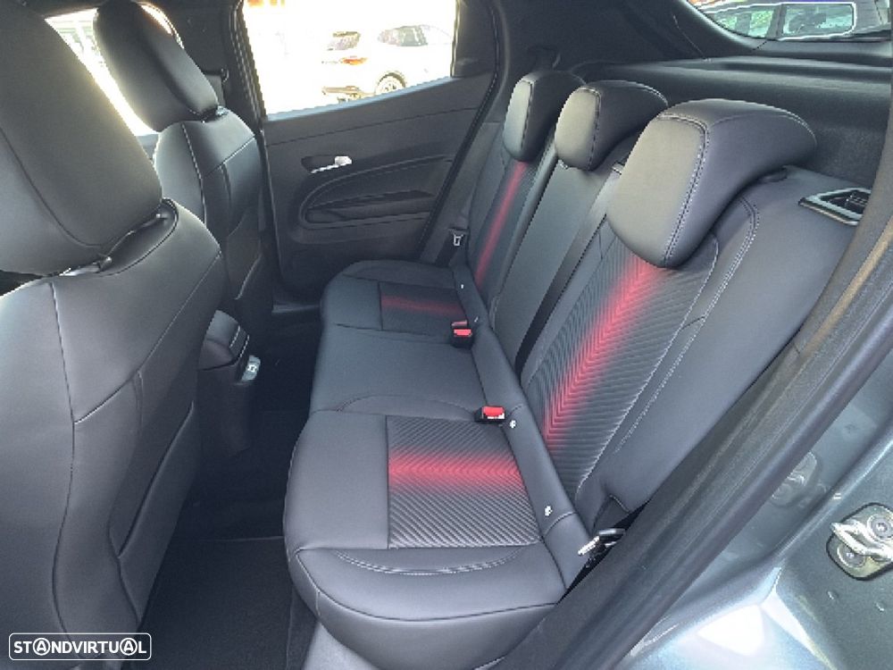 Alfa Romeo Junior 1.2 Speciale eDCT6 - 10