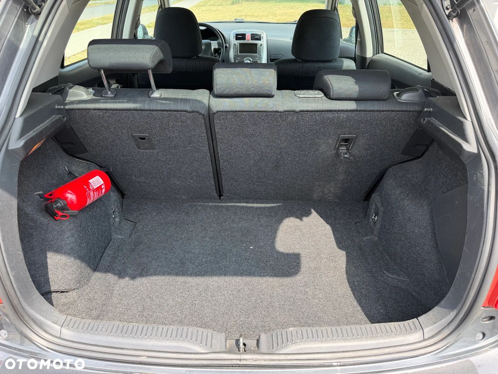 Toyota Auris - 13