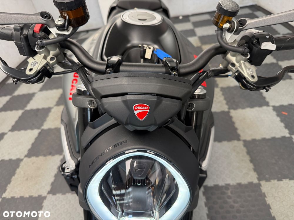 Ducati Monster - 13
