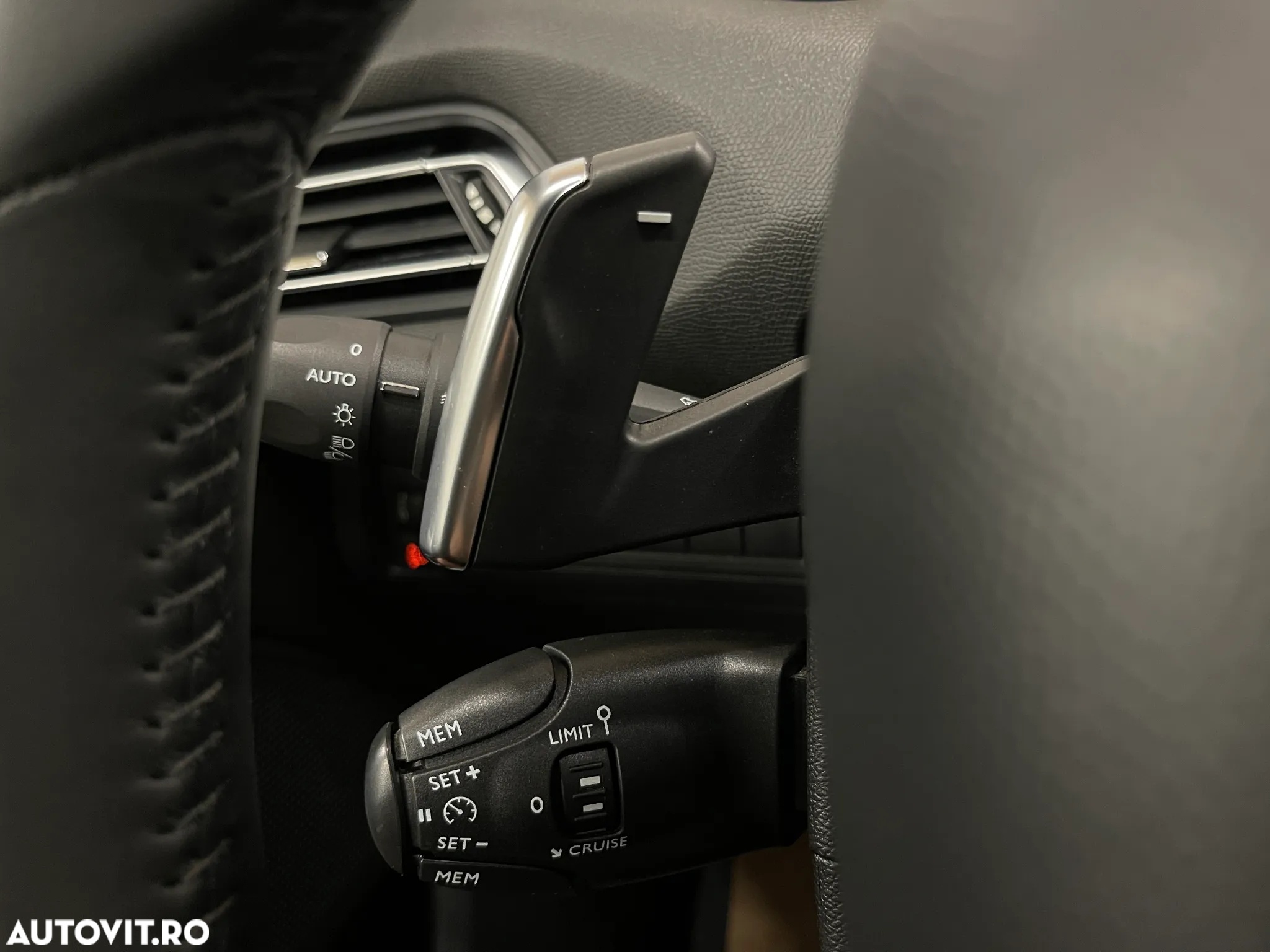 Peugeot 308 SW BlueHDi 130 EAT8 Allure - 22