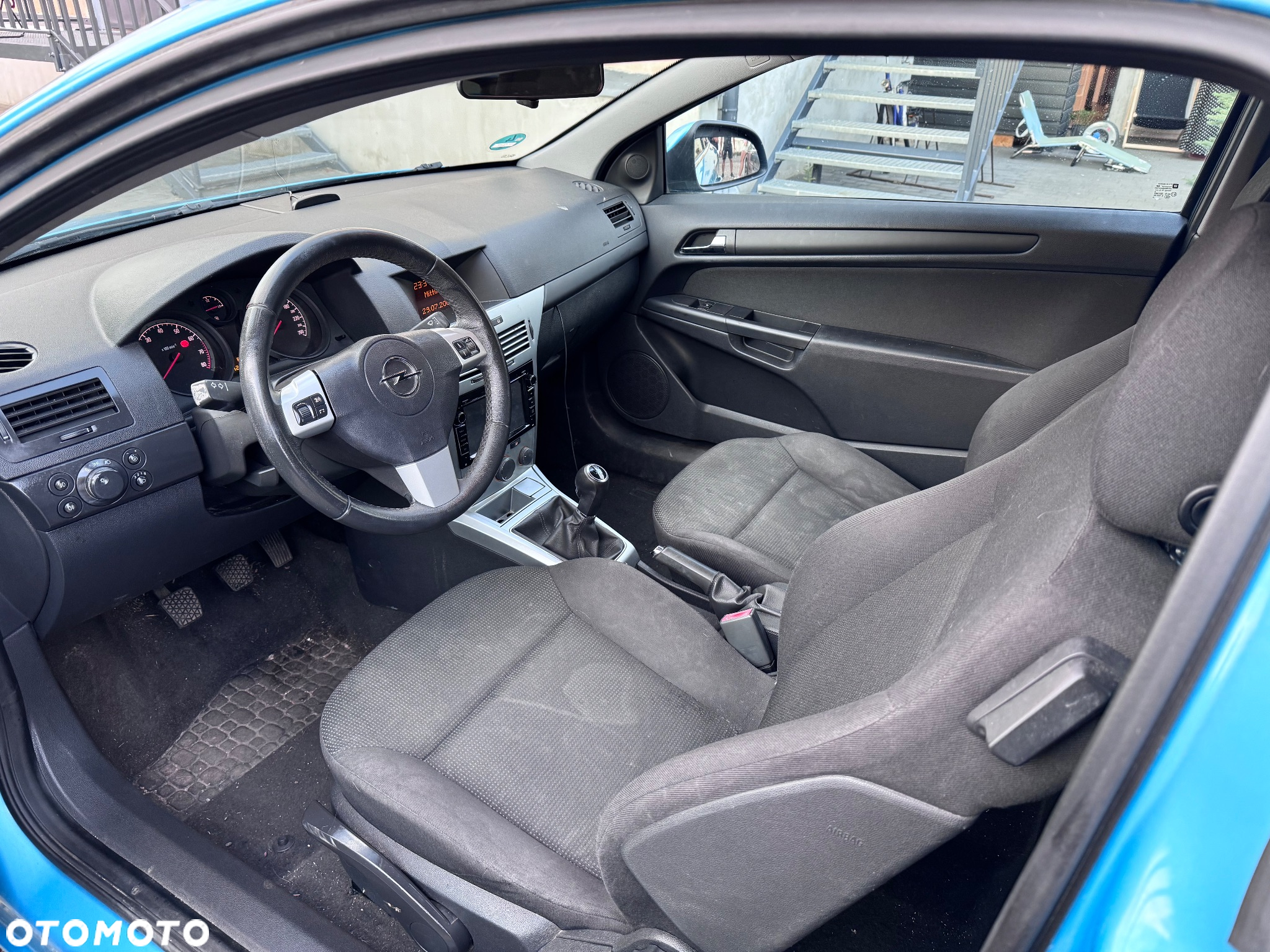 Opel Astra GTC 1.4 - 4