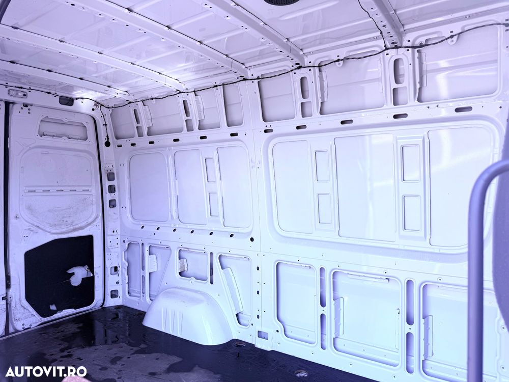 Mercedes-Benz Sprinter - 27