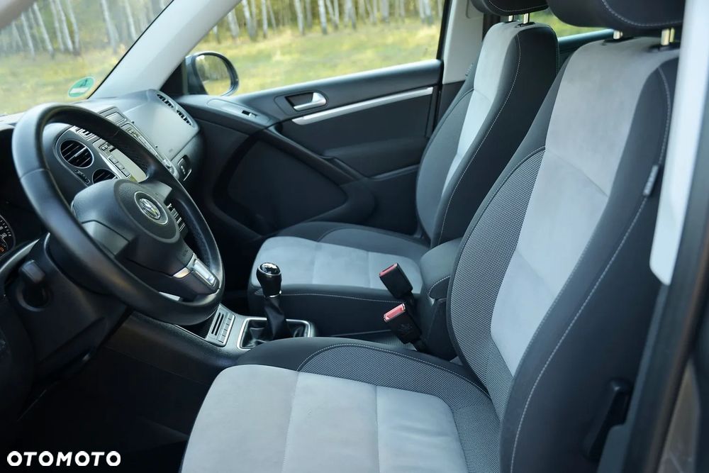 Volkswagen Tiguan 2.0 TDI DPF BlueMotion Technology Sport & Style - 28