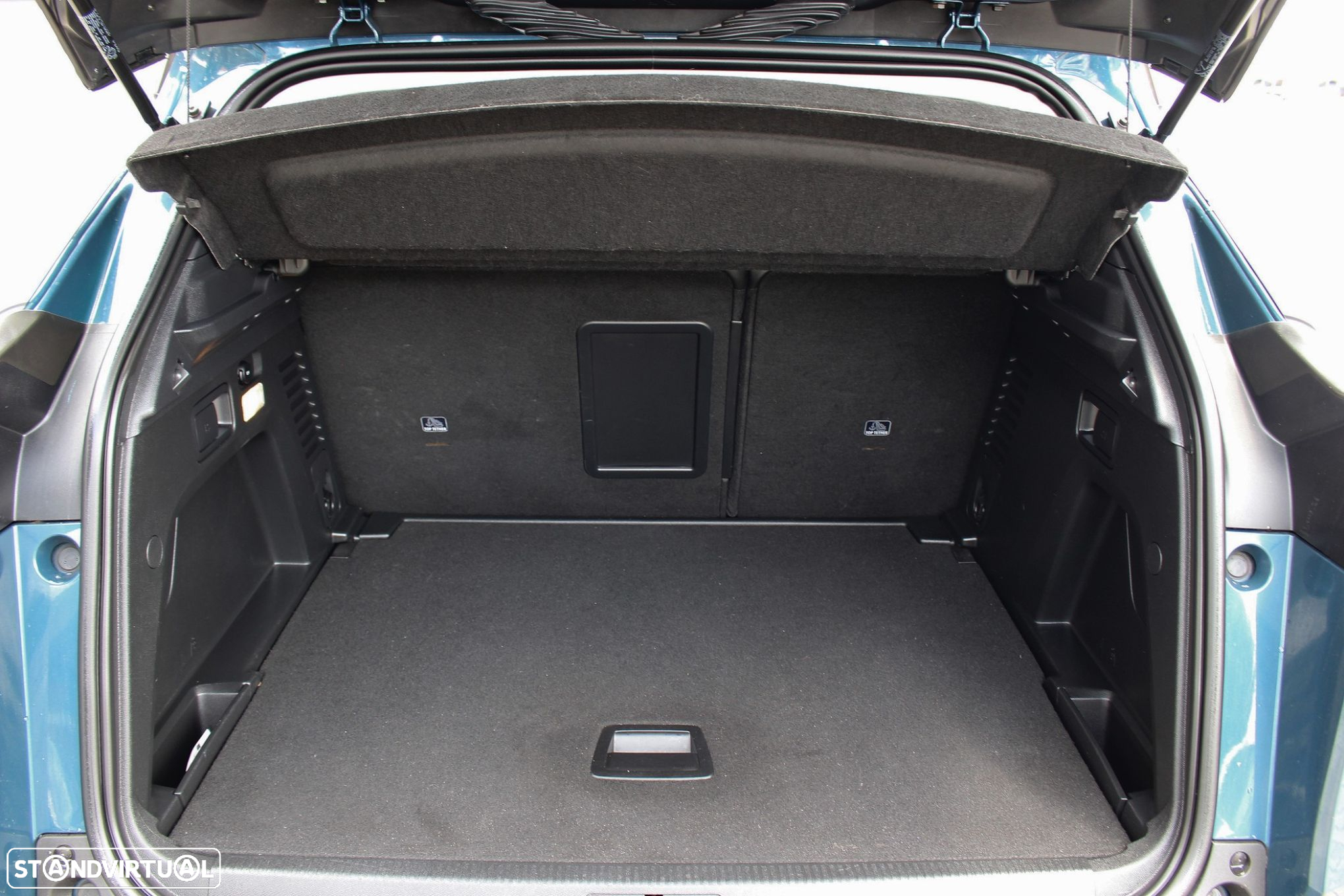 Peugeot 3008 1.5 BlueHDi Allure EAT8 - 32