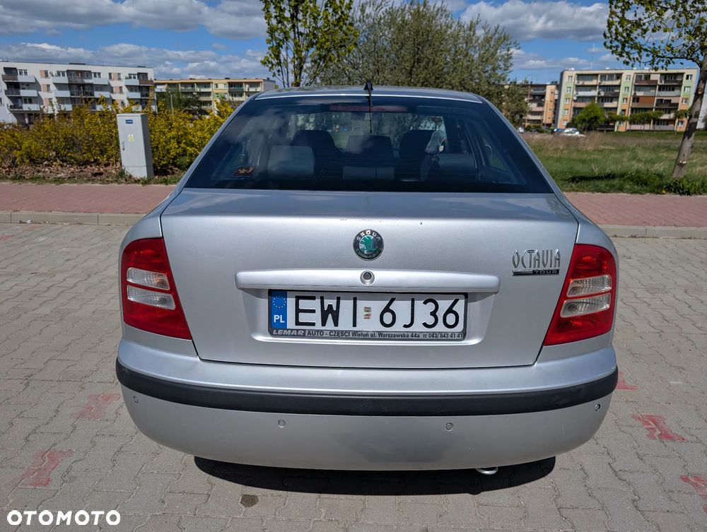 Skoda Octavia 1.6 Tour - 5