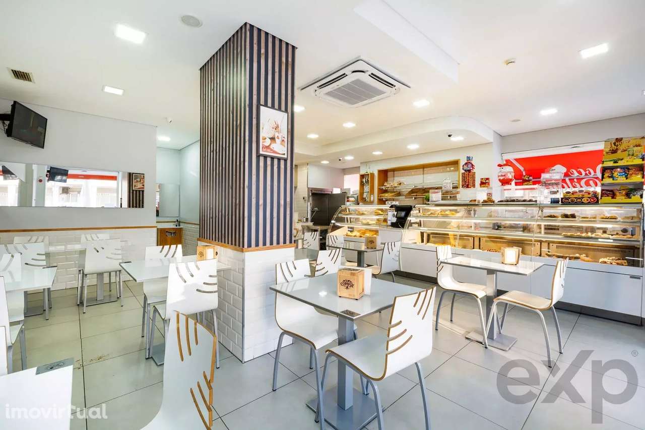 Pastelaria com Fábrica e Esplanadas – Rua da Bélgica, Canidelo - Grande imagem: 2/25