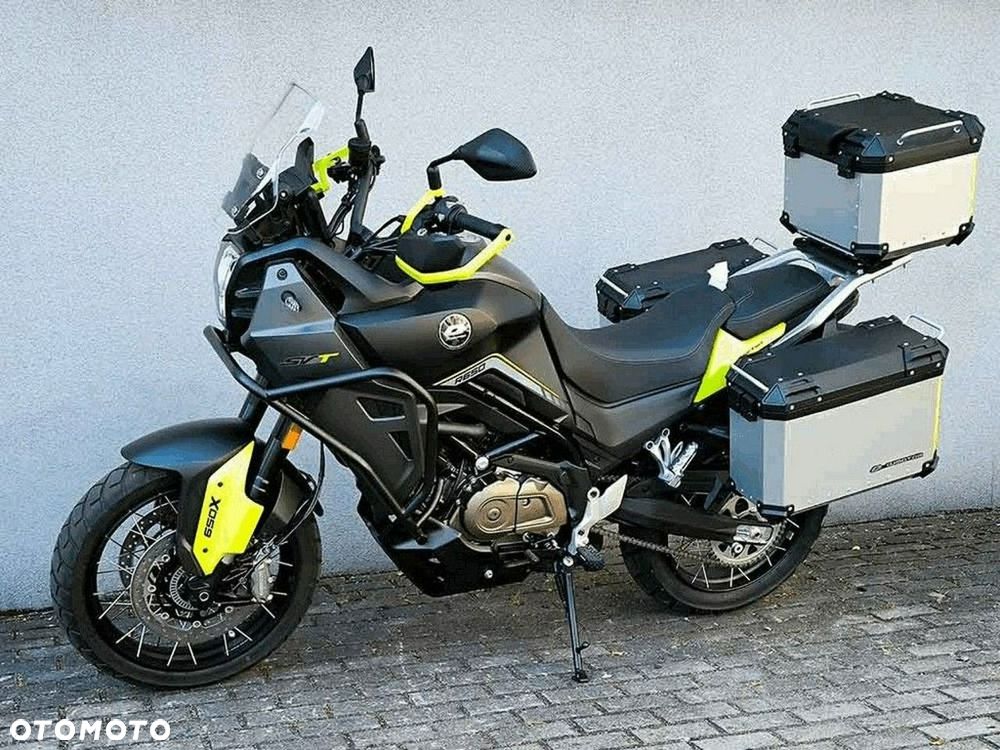 QJMOTOR SVT 650X - 9