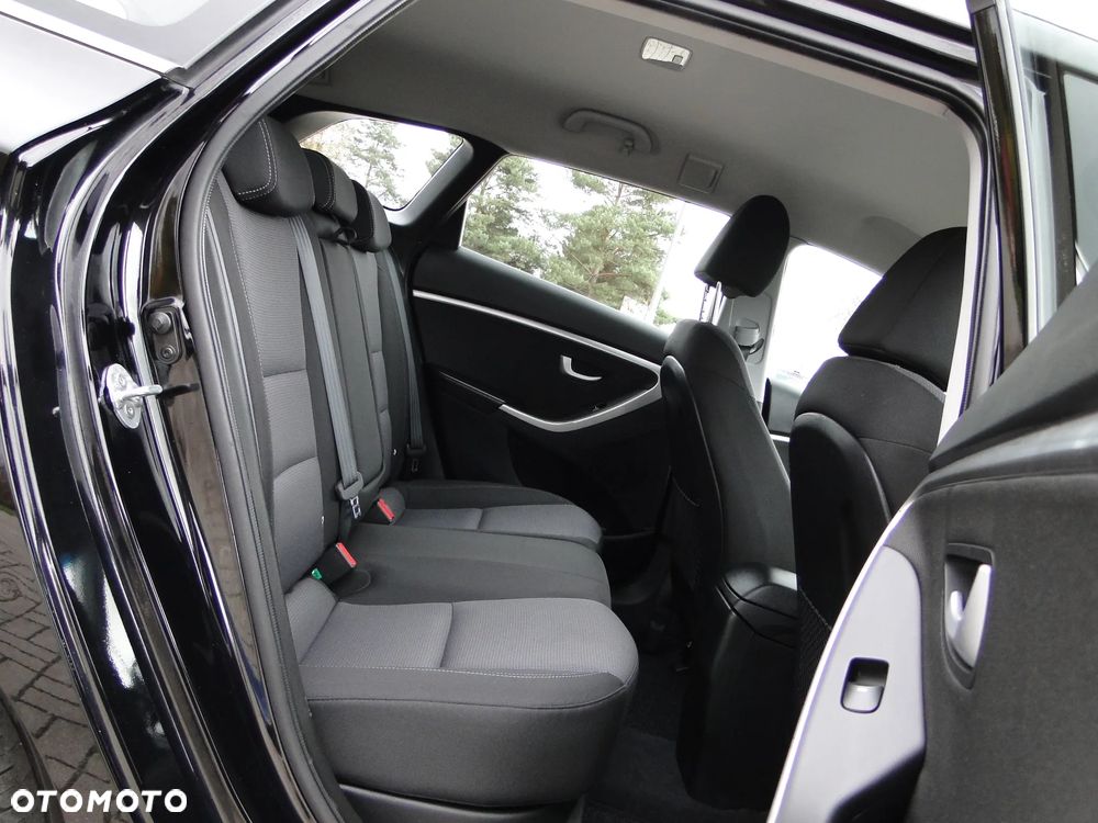 Hyundai i30 Kombi 1.6 CRDI Premium - 15