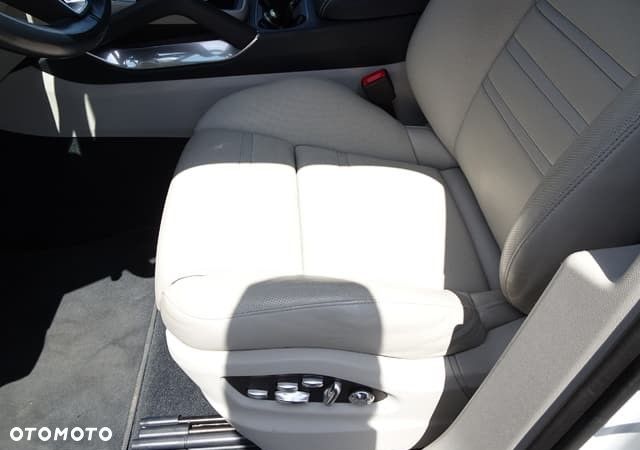 Porsche Cayenne - 21