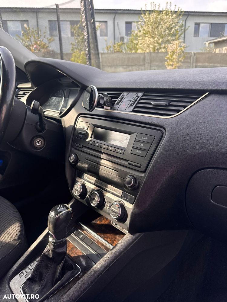 Skoda Octavia 1.6 TDI Business DSG - 7